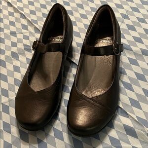 Dansko Fawna Black Mary Jane’s size 39